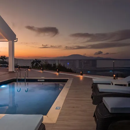 Meltemi Private Luxury Retreat With Pool & Jacuzzi In By Mana Gers 别墅