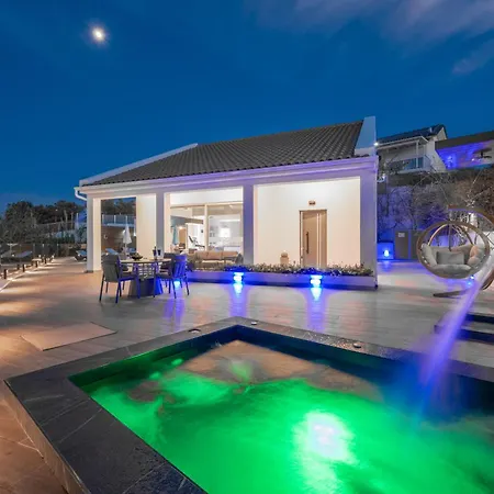 Meltemi Private Luxury Retreat With Pool & Jacuzzi In By Mana Gers 扎金索斯镇