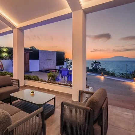 别墅 Meltemi Private Luxury Retreat With Pool & Jacuzzi In By Mana Gers