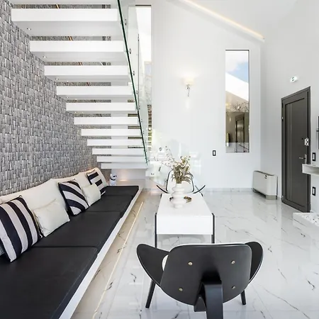 Meltemi Private Luxury Retreat With Pool & Jacuzzi In By Mana Gers Vila *