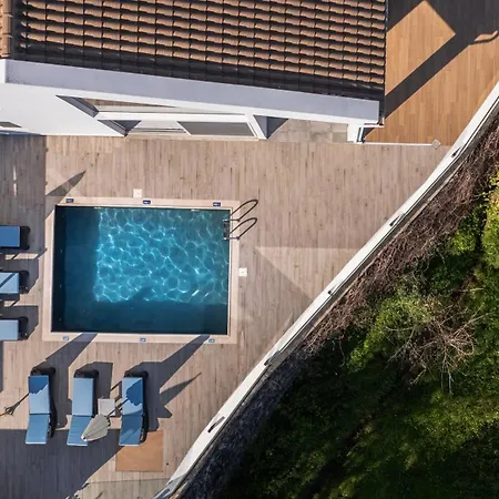 Meltemi Private Luxury Retreat With Pool & Jacuzzi In By Mana Gers Vila